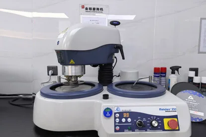 Metallografische slijp- en polijstmachine